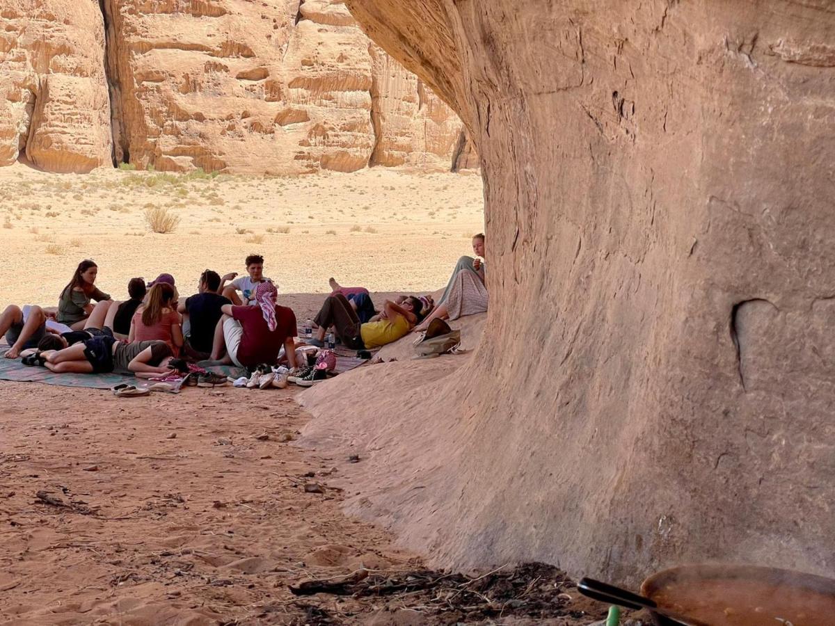 Wadi Rum Bedouin Tour With A Camp Экстерьер фото
