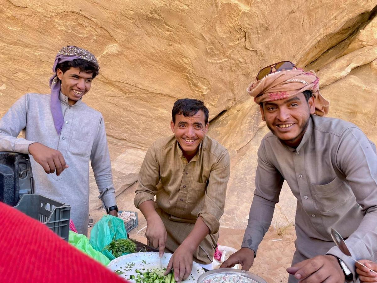 Wadi Rum Bedouin Tour With A Camp Экстерьер фото
