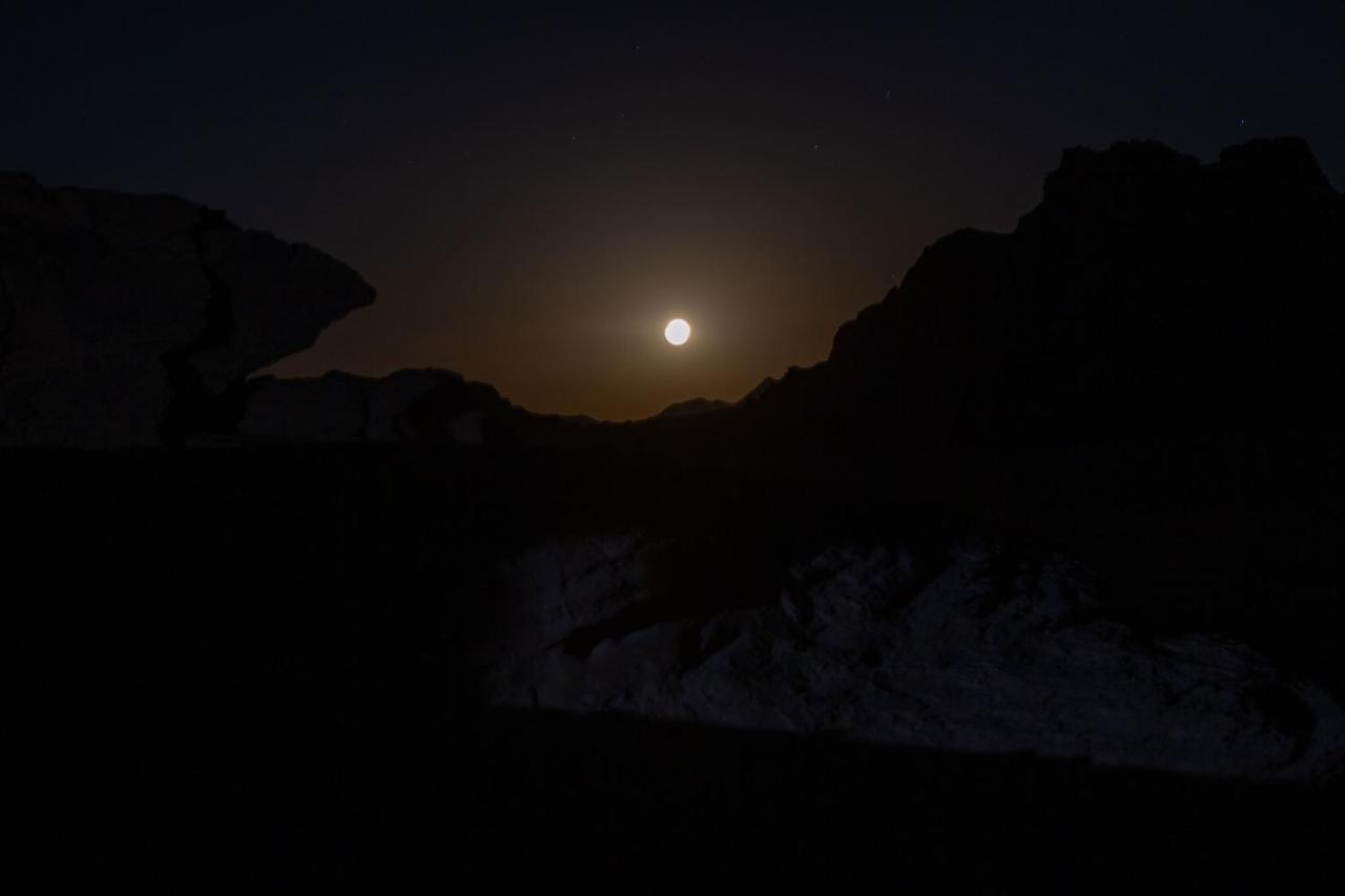 Wadi Rum Bedouin Tour With A Camp Экстерьер фото