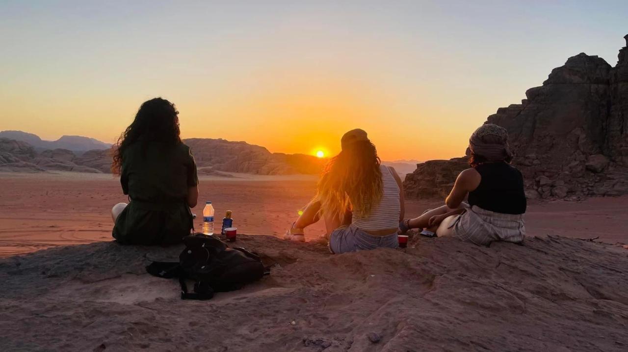 Wadi Rum Bedouin Tour With A Camp Экстерьер фото