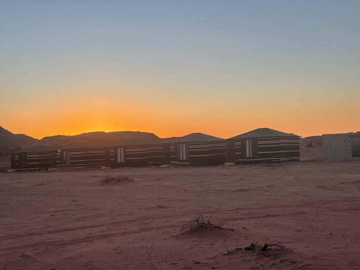 Wadi Rum Bedouin Tour With A Camp Экстерьер фото