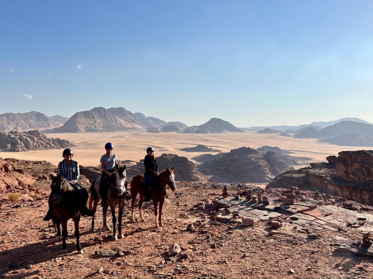 Wadi Rum Bedouin Tour With A Camp Экстерьер фото