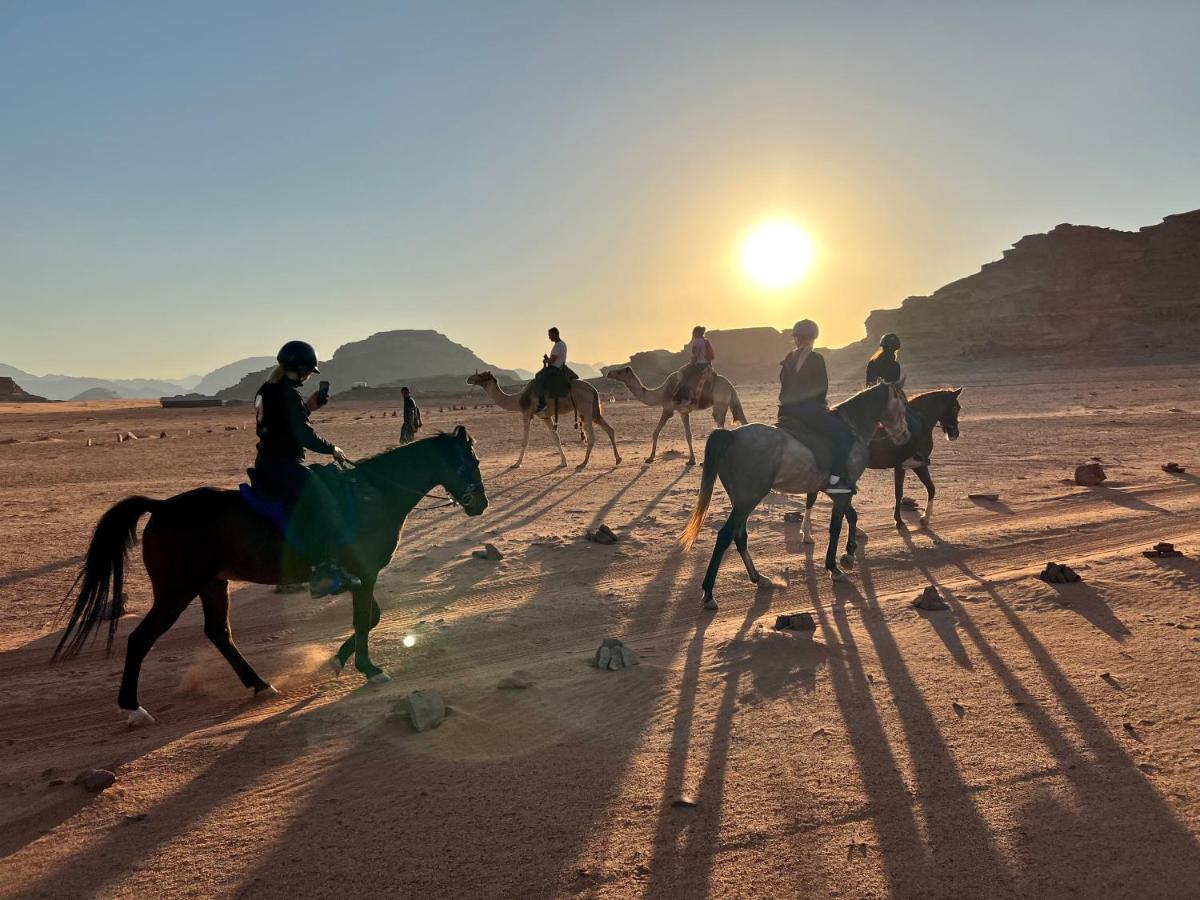 Wadi Rum Bedouin Tour With A Camp Экстерьер фото