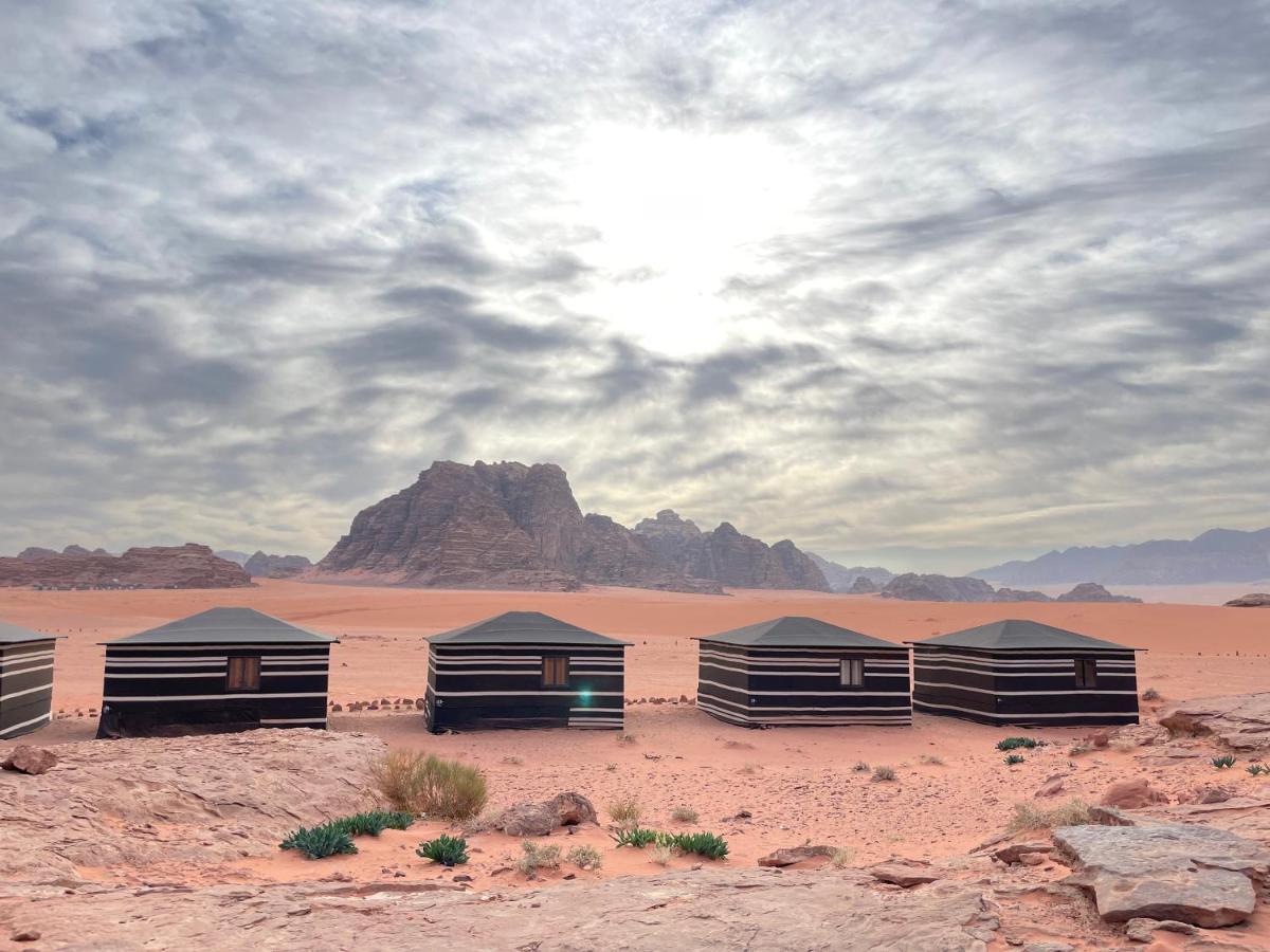 Wadi Rum Bedouin Tour With A Camp Экстерьер фото