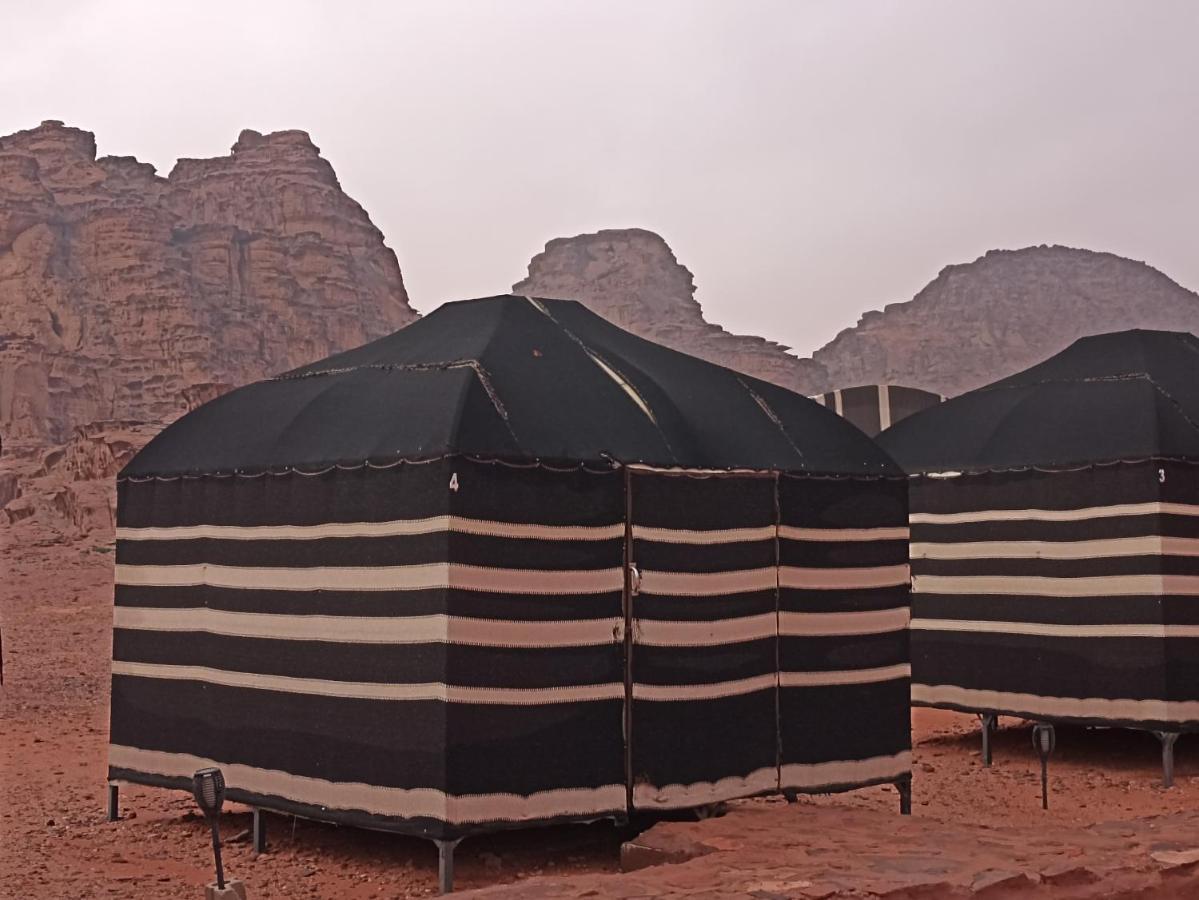 Wadi Rum Bedouin Tour With A Camp Экстерьер фото