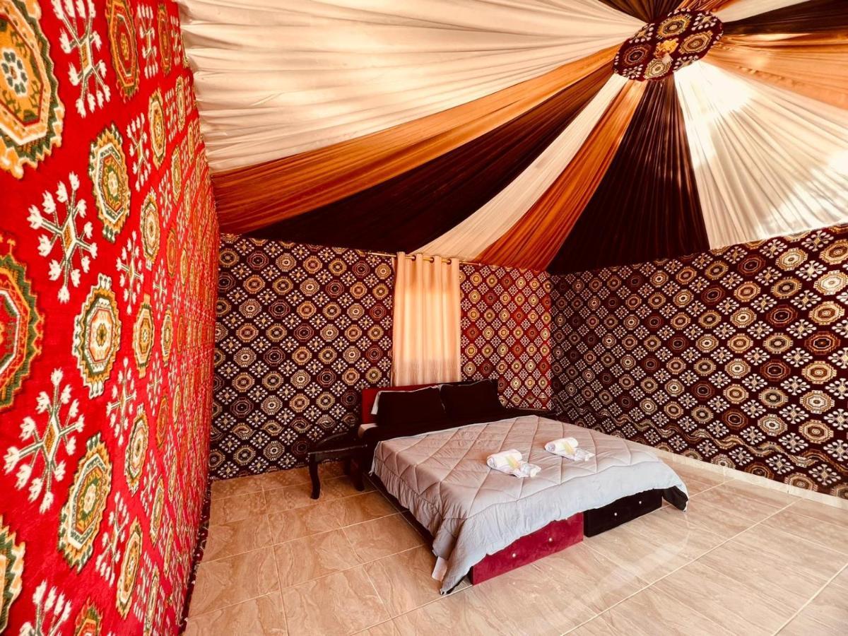 Wadi Rum Bedouin Tour With A Camp Экстерьер фото