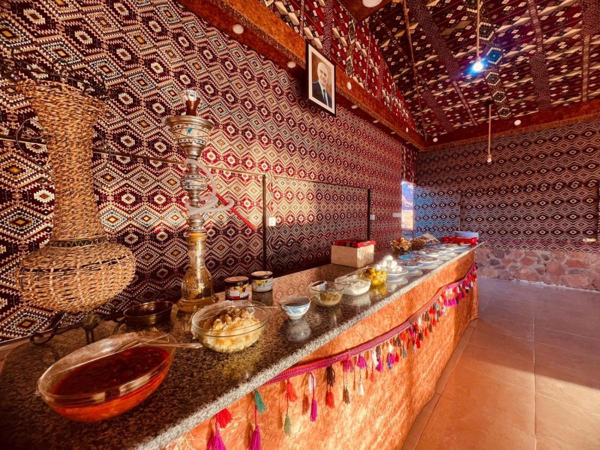 Wadi Rum Bedouin Tour With A Camp Экстерьер фото
